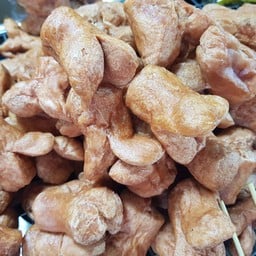 หลิวเต๋อหัวลูกชิ้นทอด ตลาดโพธิ์จันทร์