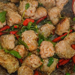 ข้าวกะเพราหมูเด้งดึ๋งดั๋ง