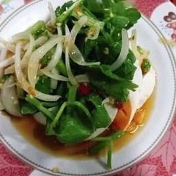 ยำไข่เค็ม