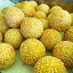 รุ่ง กล้วยทอด