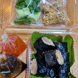 จีบหมูสาหร่าย 8 ลูก