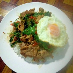 ข้าวกระเพราไก่