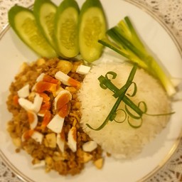 ข้าวไก่สับผัดไข่เค็ม