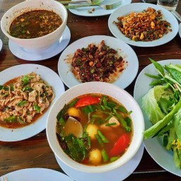 ร้านลาบไก่บ้านโฮ่ง สาขา 5 ศรีบุญยืน
