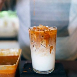 Iced Caramel Macchiato ไอซ์ คาราเมล มัคคิอาโต