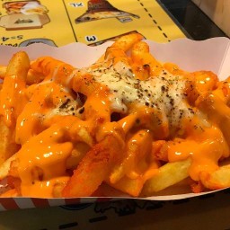 เดอะแฟตตี้ฟรายส์ เฟรนช์ฟรายส์ชีส สาขา Happybirthday coffee