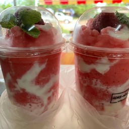 สตอเบอรี่โยเกริต