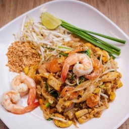 ผัดไทยท่าฉลอม&โจ๊กใบเตย