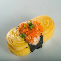 ซูชิข้าวปั้นไข่หวานไข่กุ้ง