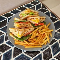 ลูน่าคลับแซนวิช