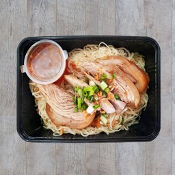 บะหมี่แซ่บนัวหน้าขาหมู