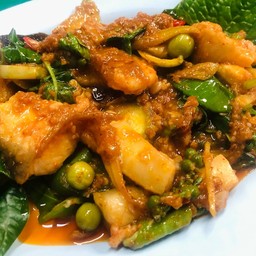ปลากดคังผัดเผ็ด