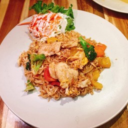 ผัดมาม่า