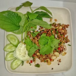 ยำแหนมคั่ว