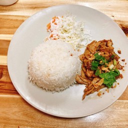 ข้าวราดทอดกระเทียม