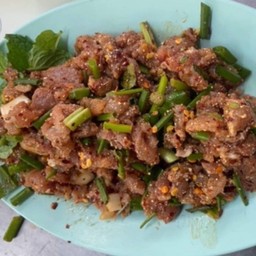 ก้อยหมูดิบมะนาว