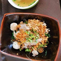 ก๋วยเตี๋ยวแห้งซีอิ๊ว หมู