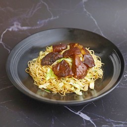 ผัดหมี่ฮ่องกงเห็ดหอมผัดซีอิ้ว (มังสวิรัติ)