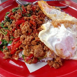 ชายสี่ บะหมี่เกี๊ยว ตรงกันข้ามโรงพยาบาลส่งเสริมสุขภาพตำบลมะเขือแจ้ ลำพูน