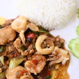 ข้าวกะเพรารวมมิตร