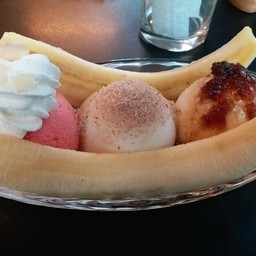 บานาน่าโบท เลือกไอศครีมได้ 3 scoop