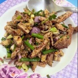 ย่างก้อยเนื้อ