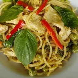 สปาเกตตี้ผัดเขียวหวานเนื้อ