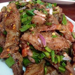น้ำตกคอหมูย่าง