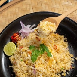 ข้าวผัดปลาเค็ม