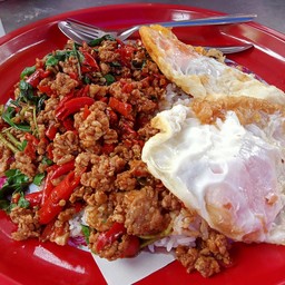 กระเพราถาดหมู