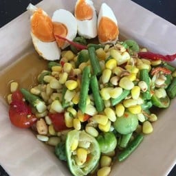 ตำข้าวโพดไข่เค็ม