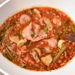 เกี๊ยวปลาเย็นตาโฟ ต้มยำ