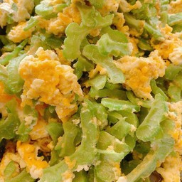 มะระผัดไข่