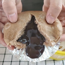 ซาลาเปาช๊อคโกแลตลาวา