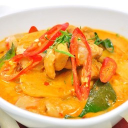 แกงคั่วหน่อไม้ไก่