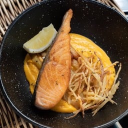 สเต๊กแซลมอนย่าง