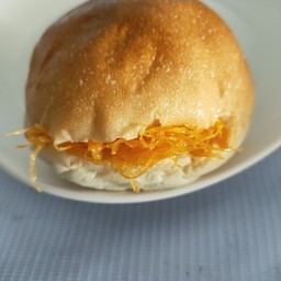 ขนมปังปิ้งไส้ทะลัก ฝอยทอง