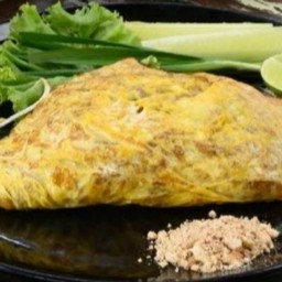 ผัดไทยห่อไข่ ธรรมดา