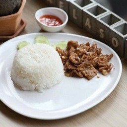 ข้าวกระเทียม (หมู,ไก่)