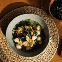 หอยเชลล์ผัดฉ่า