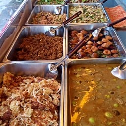 ลัคณา ข้าวแกง