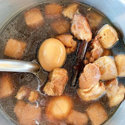 ไข่พะโล้ขาหมู