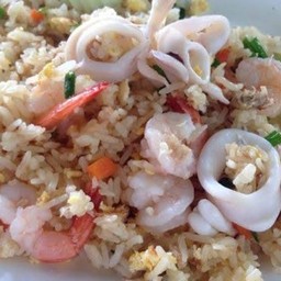 ข้าวผัดทะเล