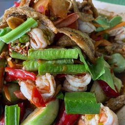 ตำเหลากุ้งลวก