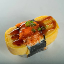 ซูชิข้าวปั้นไข่หวานไข่กุ้งราดซอสเทอริยากิ