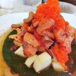 ยำแซลมอนไข่กุ้ง