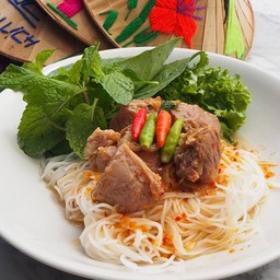 ขนมจีนหมูตุ๋น