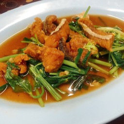 ปลาเทโพผัดขึ้นฉ่าย
