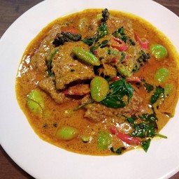 หมูผัดเผ็ดใส่สะตอ