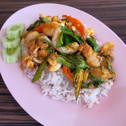 ผัดพริกแกง